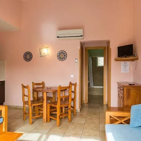 Apartment Galdana Gardens