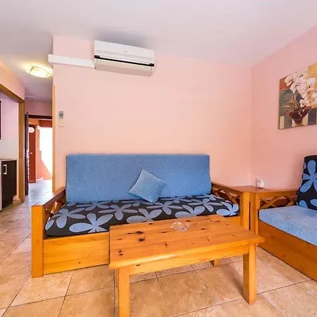 Apartment Galdana Gardens *