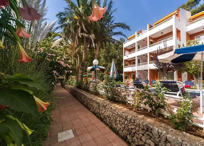 Galdana Gardens * Cala Galdana