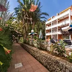 Galdana Gardens * Cala Galdana (Menorca)