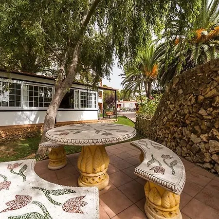 Galdana Gardens Apartamento *