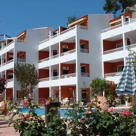 Апартаменты Galdana Gardens Кала-Галдана